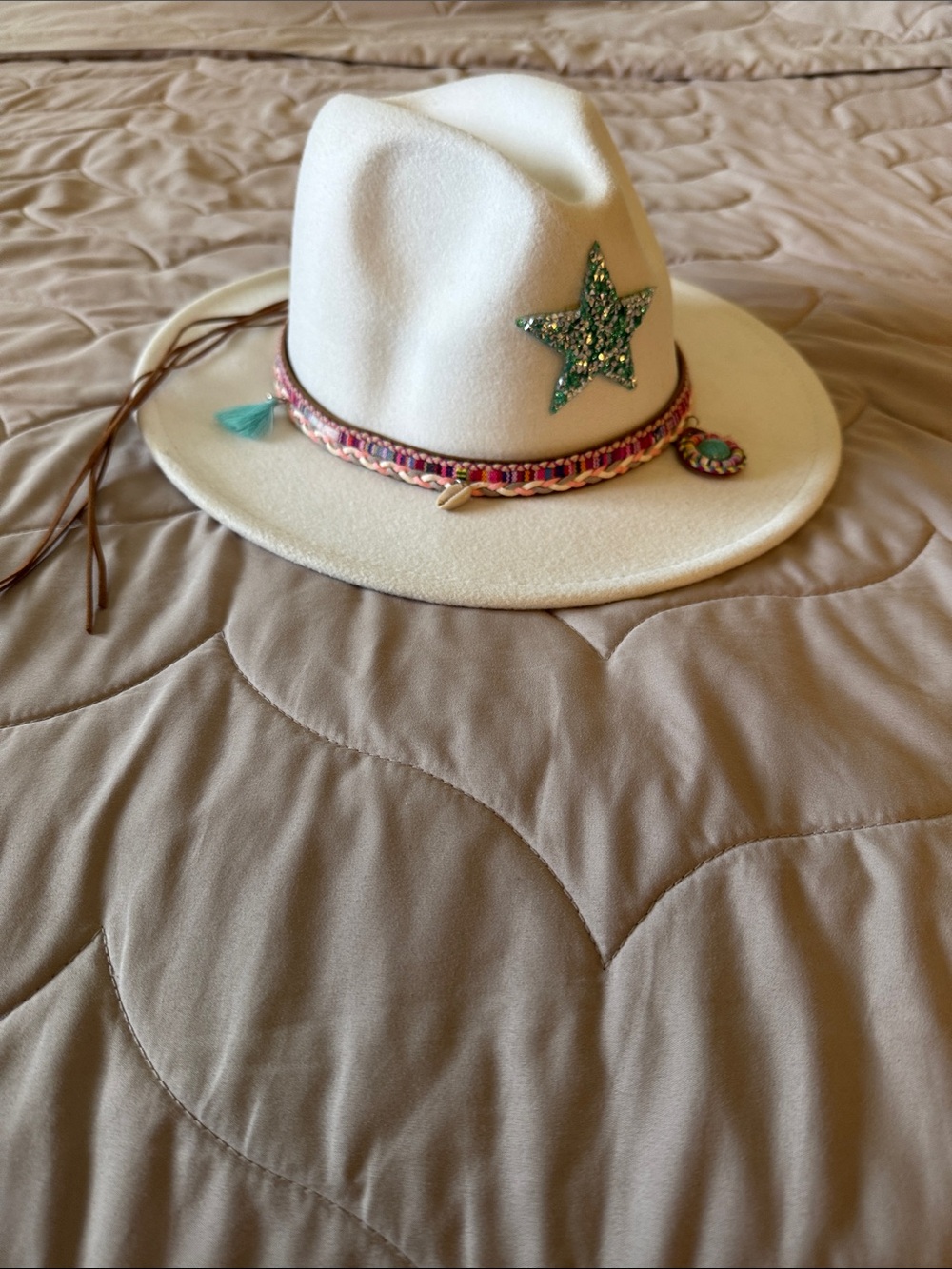 White Women's Felt Fedora Hat with Teal Star Accent
